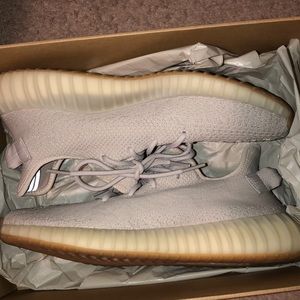 Yeezy boost 350 v2 Sesames